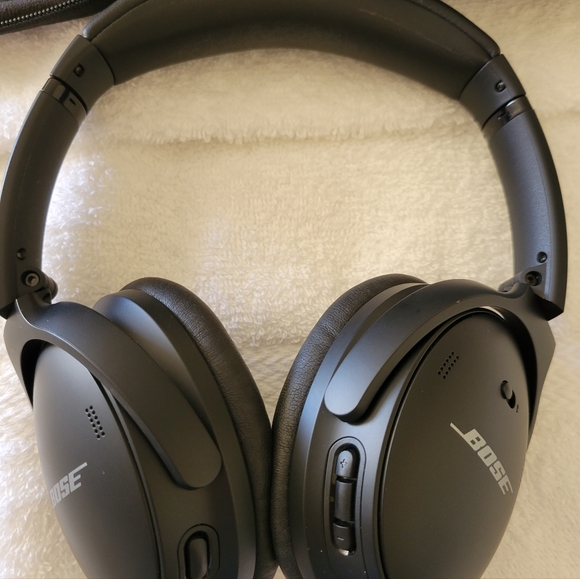 Bose series 2 wireless canceling noise headphones - Picture 3 of 3